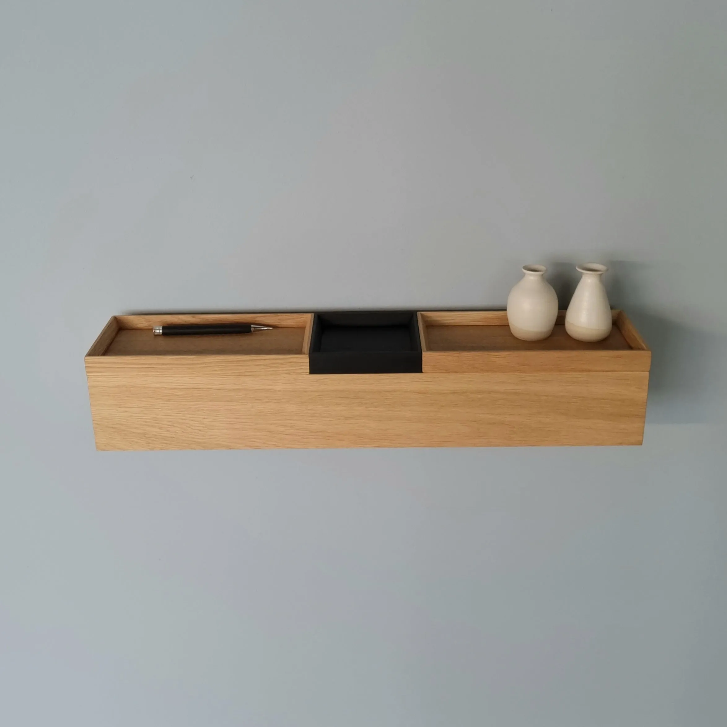 schmale Wandkonsole massive Eiche natur 60cm drei Tabletts