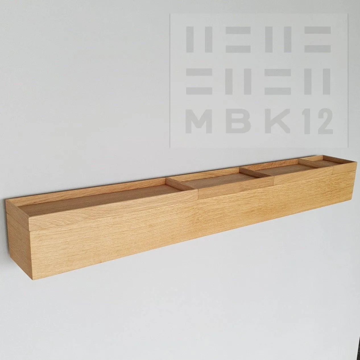 schmale Wandkonsole massive Eiche natur 96cm vier Tabletts