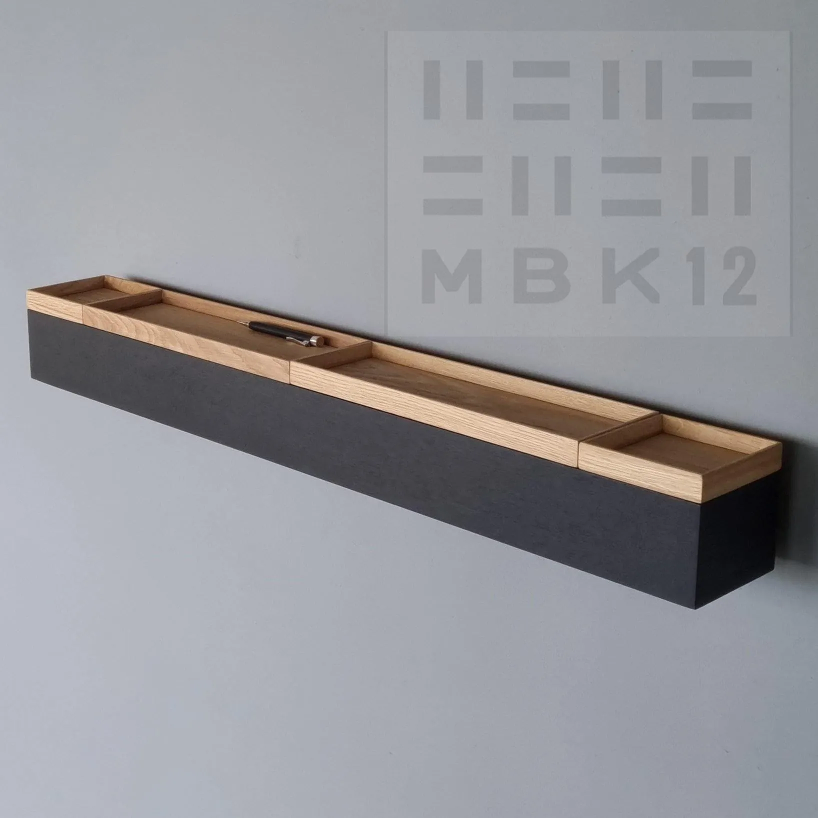 schmale Wandkonsole massive Eiche schwarz 96cm vier Tabletts